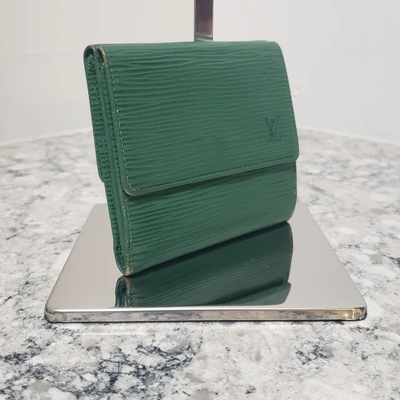 Louis Vuitton Epi Trifold Leather Wallet - Picture 5 of 12